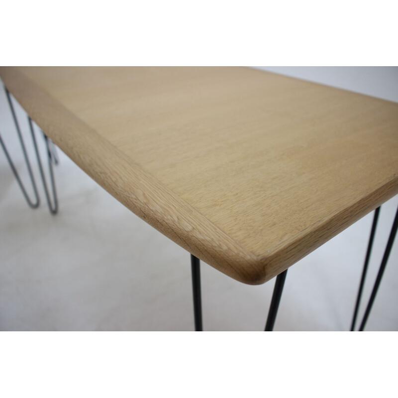 Pair of vintage oak coffee tables on hairpin legs, 1960