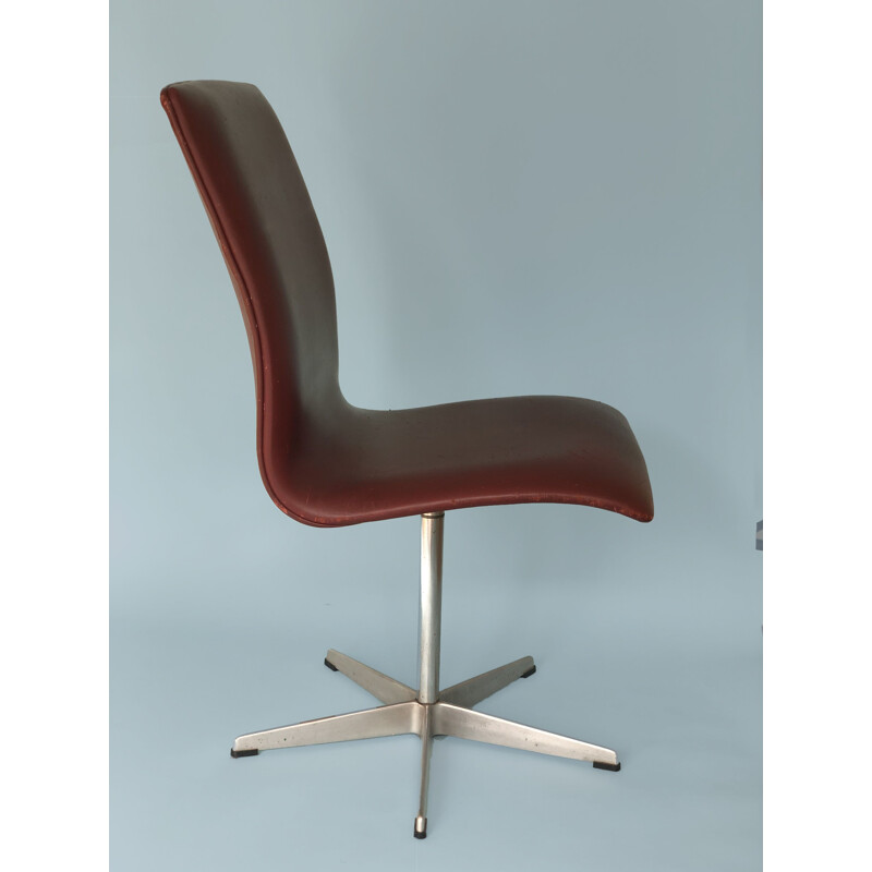 Pair of vintage Arne Jacobsen Leather Oxford Chair By Fritz Hansen 1960s