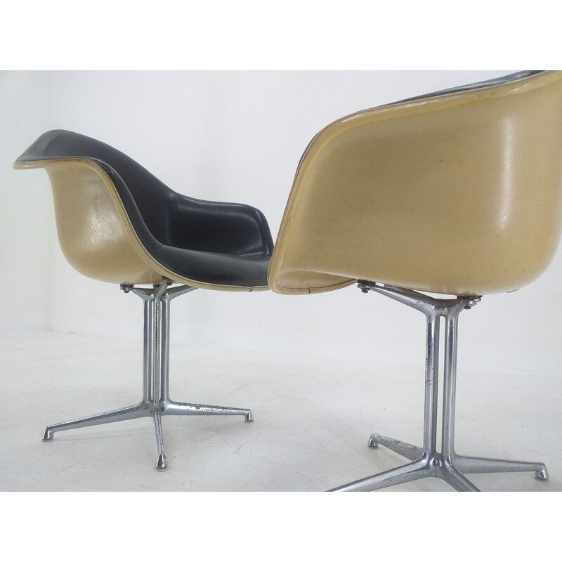 Coppia di poltrone vintage Herman Miller di Charles e Ray Eames, 1960