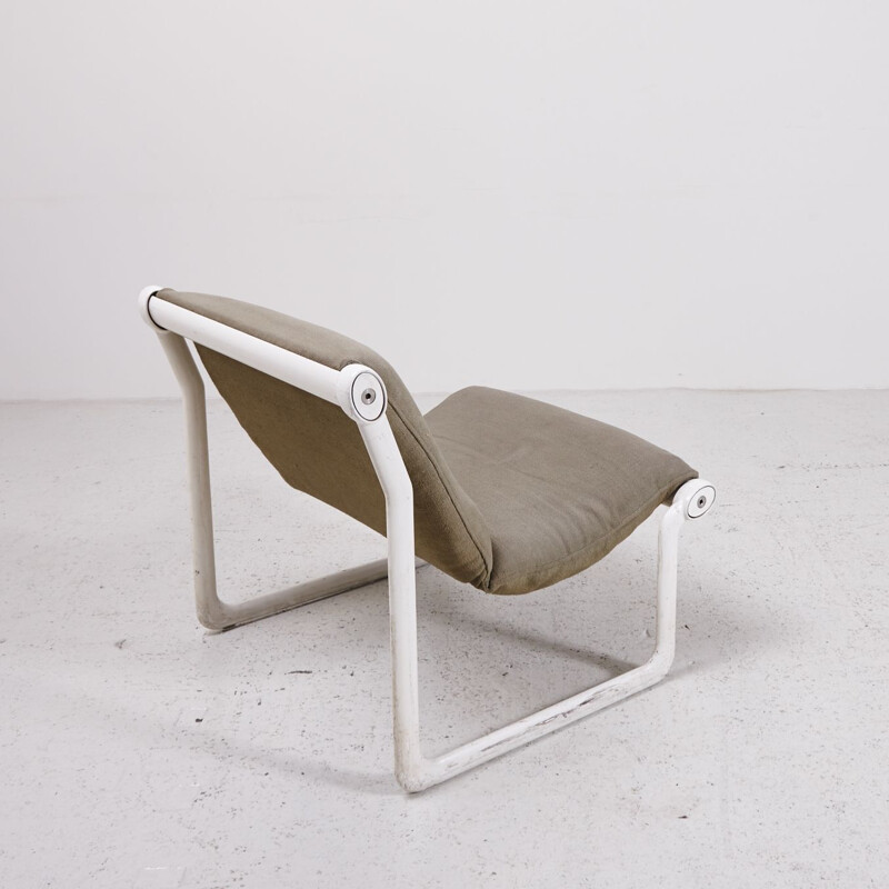 Vintage Model 2011 Lounge Chair from Knoll 1975