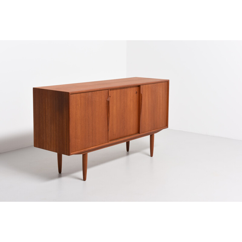 Small Axel Christensen sideboard in teak with sliding doors, Gunni OMANN - 1960s