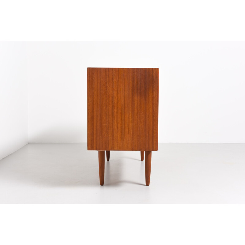 Small Axel Christensen sideboard in teak with sliding doors, Gunni OMANN - 1960s