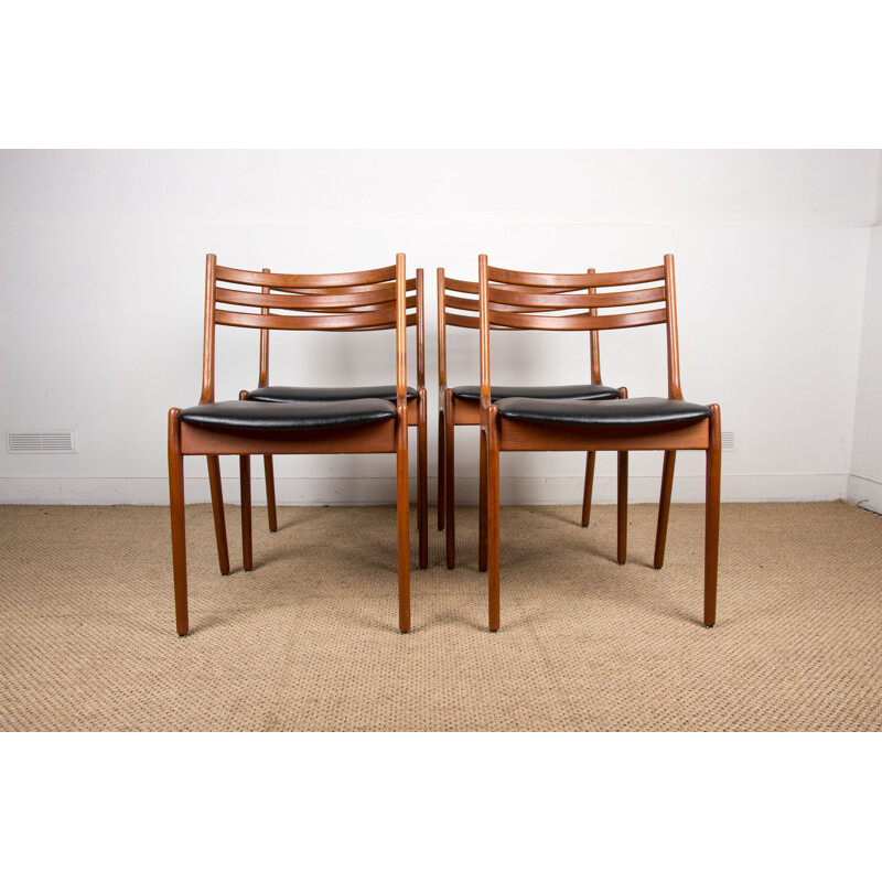 Lot de 4 chaises vintage en teck et skaï par Henning Kjaernulf pour Korup Stolefabrik, Danoises 1960