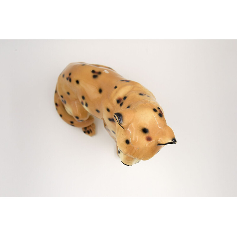 Vintage cheetah sculpture in modern ceramic, Italy 1970