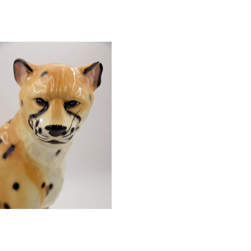 Vintage cheetah sculpture in modern ceramic, Italy 1970