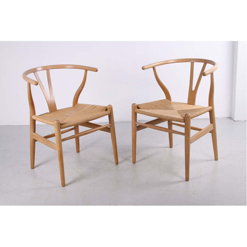 Pair of vintage oak CH24 'Wishbone' chair by Hans J. Wegner for Carl Hansen, 1960