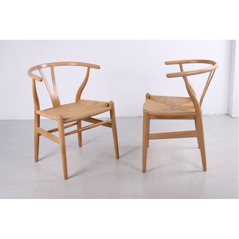 Pair of vintage oak CH24 'Wishbone' chair by Hans J. Wegner for Carl Hansen, 1960