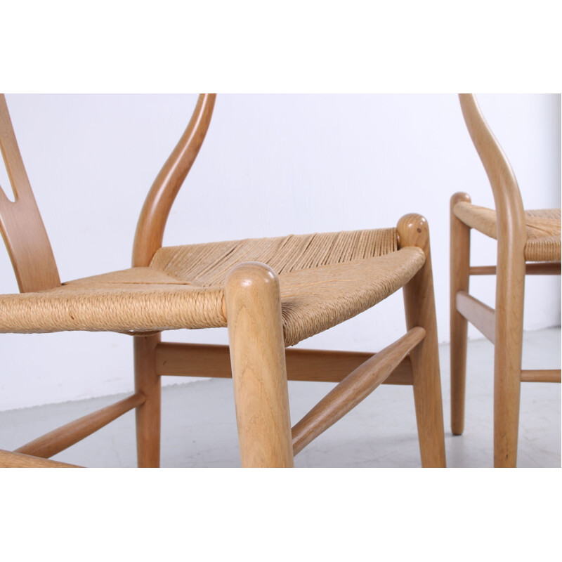 Pair of vintage oak CH24 'Wishbone' chair by Hans J. Wegner for Carl Hansen, 1960