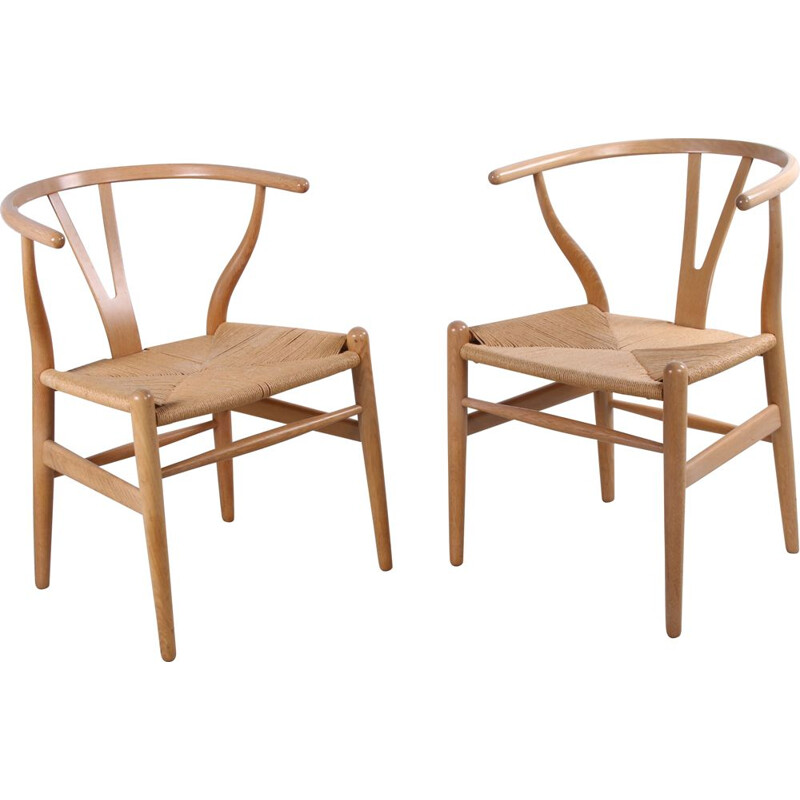 Pair of vintage oak CH24 'Wishbone' chair by Hans J. Wegner for Carl Hansen, 1960