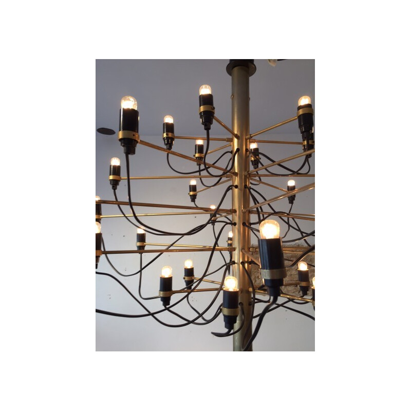 Mid-century chandelier in gold colored brass and iron, Gino SARFATTI - 1990s