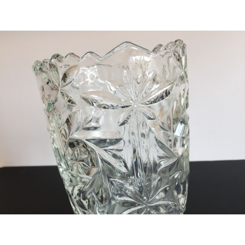 Vase vintage en verre moulé 1950