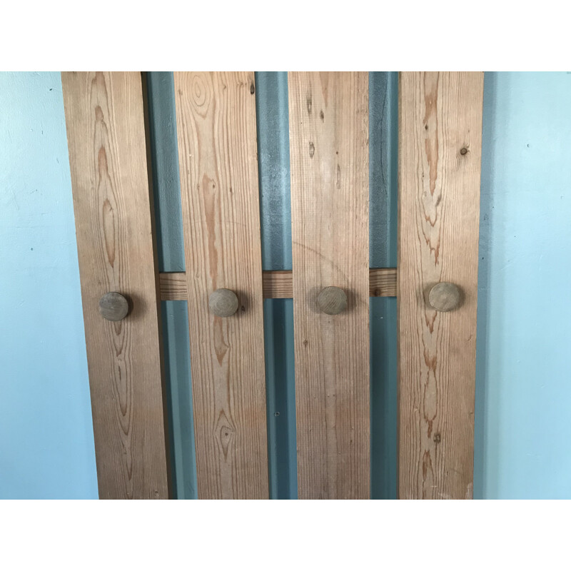 Vintage wall coat rack in solid pine