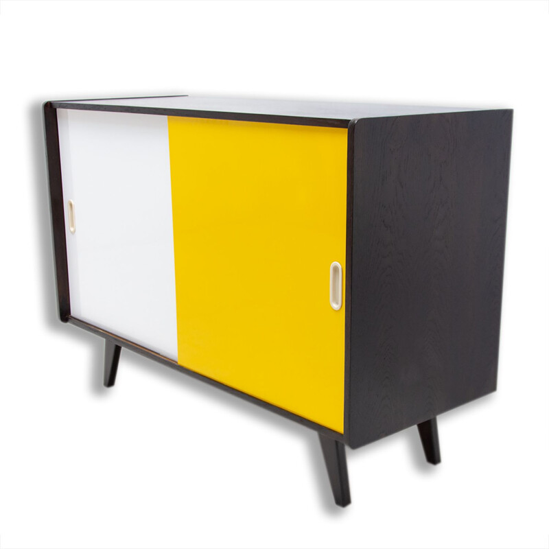 Vintage U-452 beukenhouten dressoir van Jiří Jiroutek, Tsjecho-Slowakije 1960