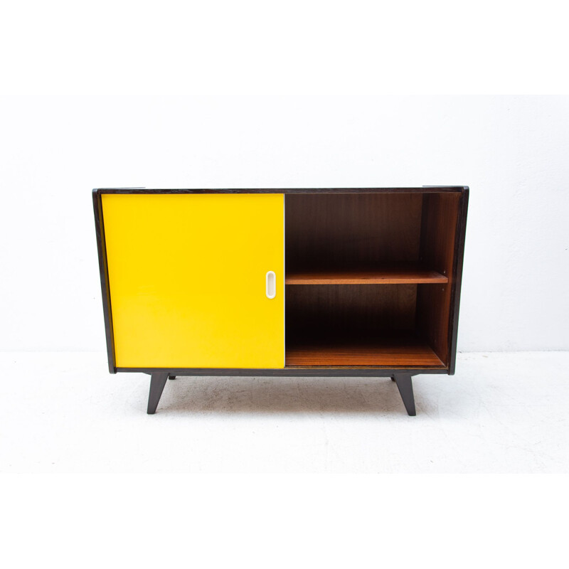 Vintage U-452 beechwood sideboard by Jiří Jiroutek, Czechoslovakia 1960