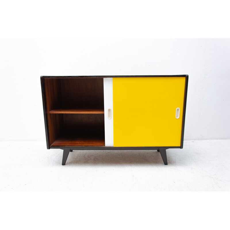 Vintage U-452 beukenhouten dressoir van Jiří Jiroutek, Tsjecho-Slowakije 1960