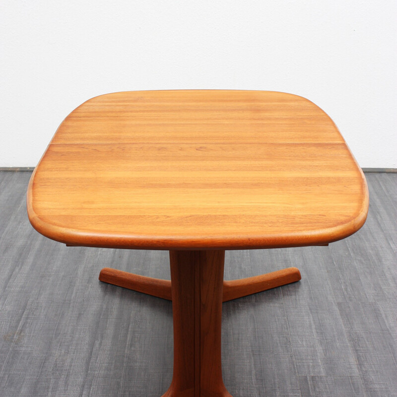 Scandinavian dining table, Manufacturer Dyrlund - 1960s