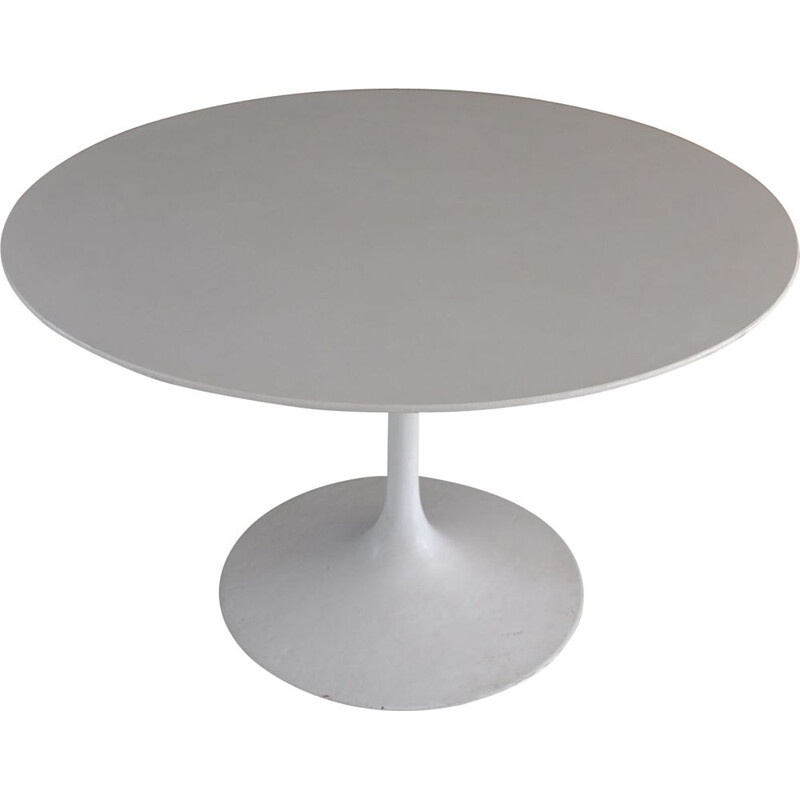 Vintage table by Saarinen for Knoll 1950