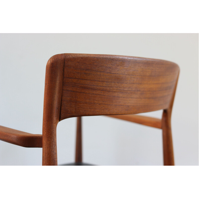 Fauteuil vintage en teck par Henning Kjaernulf, Scandinave 1960