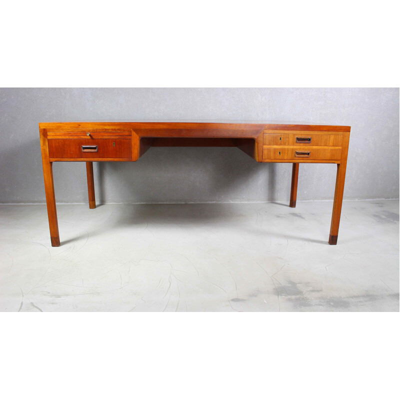 Vintage Mahogany desk by Ejnar Larsen and Aksel Bender Madsen for Willy Beck 1950s