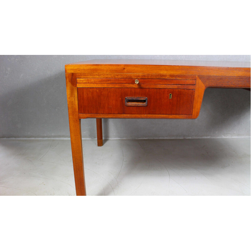 Vintage Mahogany desk by Ejnar Larsen and Aksel Bender Madsen for Willy Beck 1950s