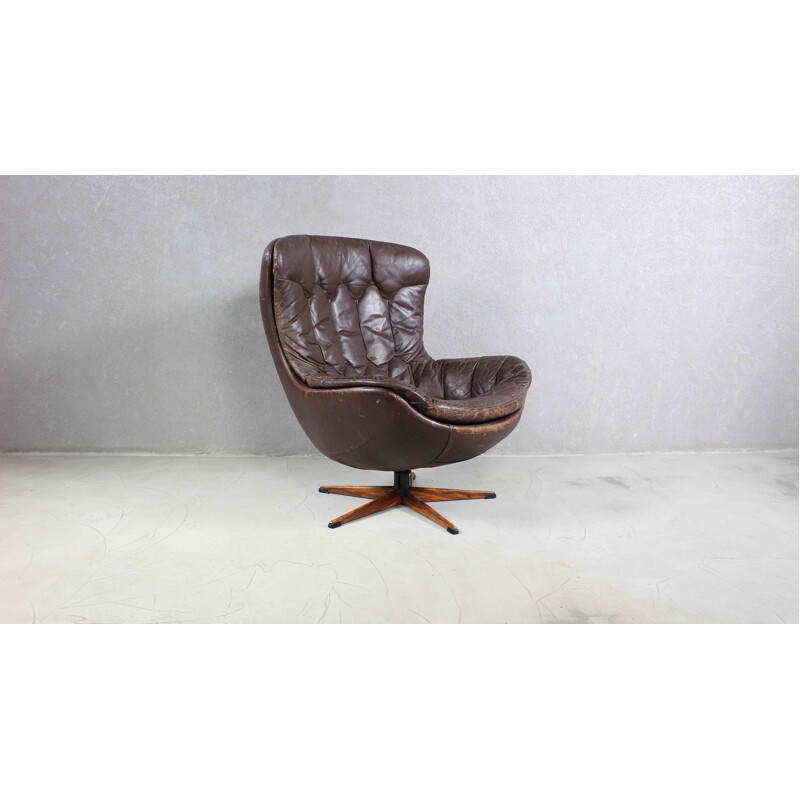 Vintage Egg Chair By H.W. Klein From Bramin, Denmark 1960s