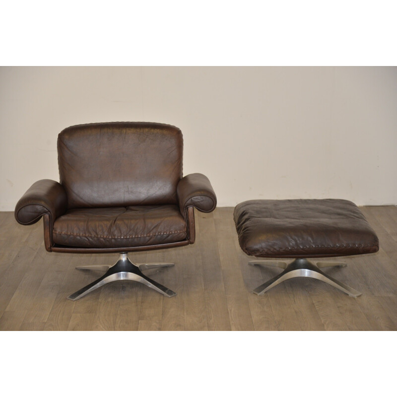 De Sede "DS-31" armchair in dark brown learther and ottoman - 1970s