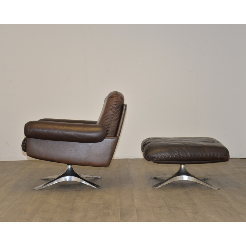 De Sede "DS-31" armchair in dark brown learther and ottoman - 1970s