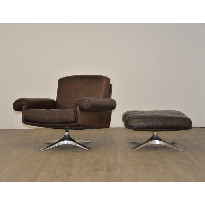 De Sede "DS-31" armchair in dark brown learther and ottoman - 1970s