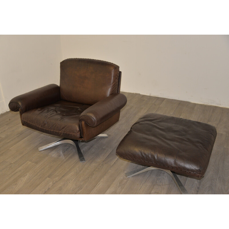 De Sede "DS-31" armchair in dark brown learther and ottoman - 1970s