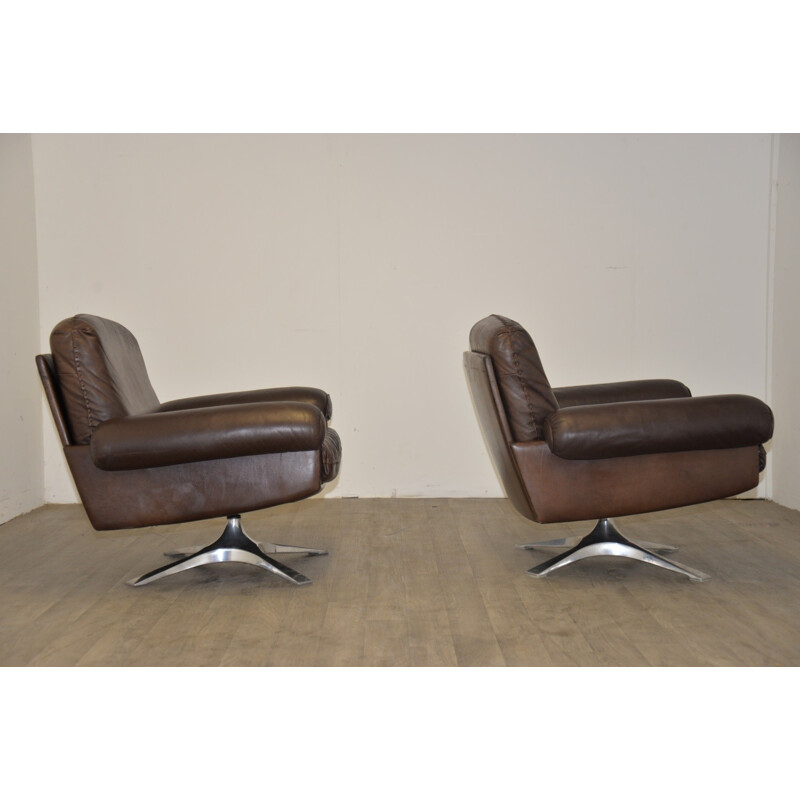 Pair of mid-century De Sede "DS-31" armchairs in brown leather with ottoman - 1970s