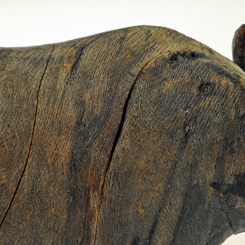 Pareja de rinocerontes de madera gris de época, Escandinavia 1940