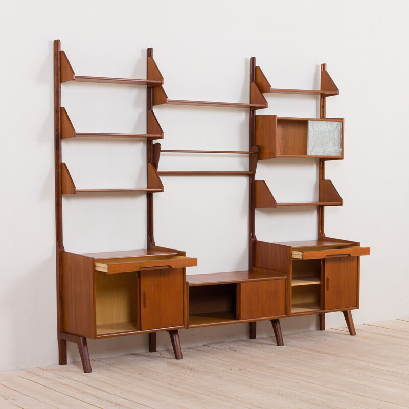 Vintage 3 bay wall unit in teak with 4 cabinets and 6 shelves, Scandinavian 1960s