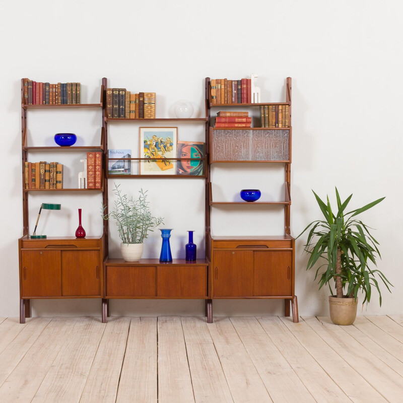 Vintage 3 bay wall unit in teak with 4 cabinets and 6 shelves, Scandinavian 1960s