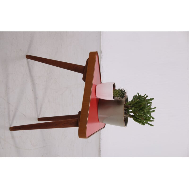 Table à plantes vintage triangle rouge 1960
