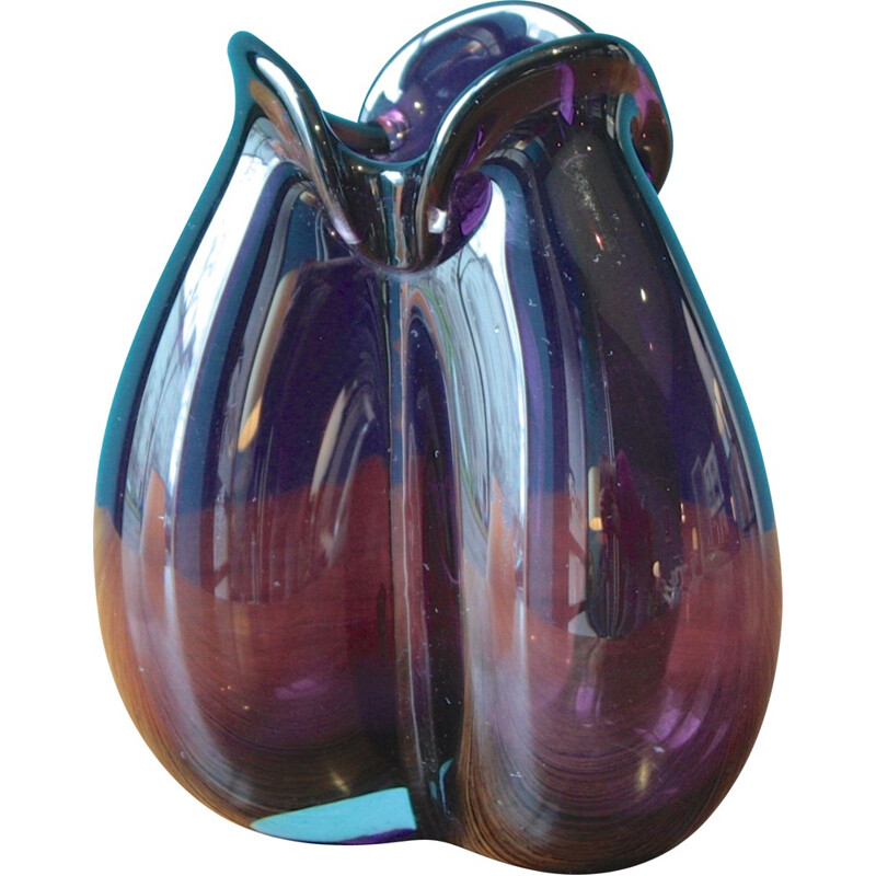 Small Holmegaard "Trefløjet" vase in purple glass, Per LÜTKEN - 1950s