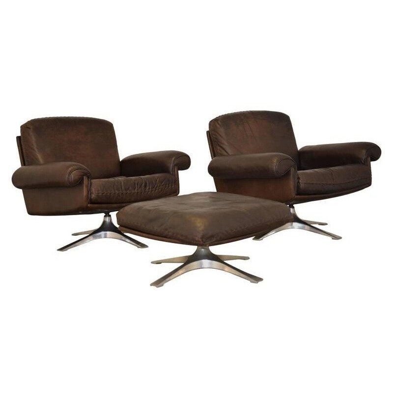 Pair of mid-century De Sede "DS-31" armchairs in brown leather with ottoman - 1970s