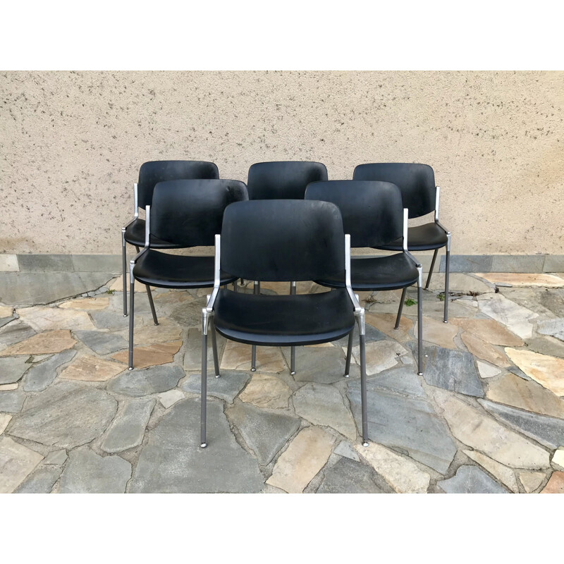 Suite of 6 vintage chairs by Giancarlo Piretti for Castelli, Italy 1960