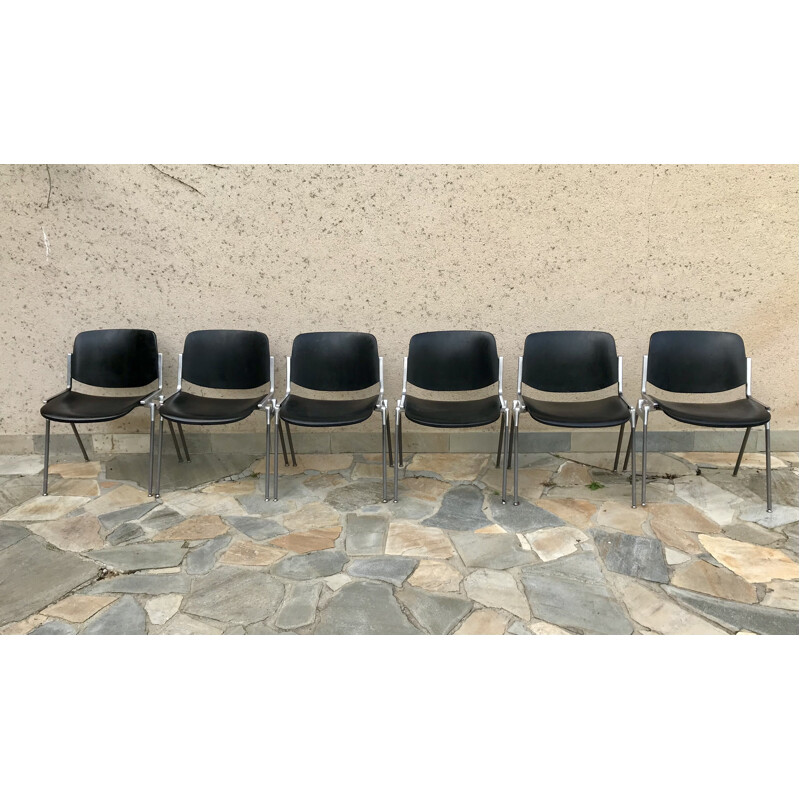 Suite of 6 vintage chairs by Giancarlo Piretti for Castelli, Italy 1960