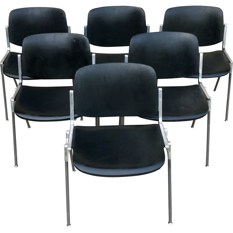 Suite of 6 vintage chairs by Giancarlo Piretti for Castelli, Italy 1960