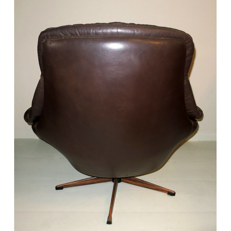 Vintage Lounge Chair in Dark Brown Leather and Rosewood by H W Klein for Bramin Swivel 1960s