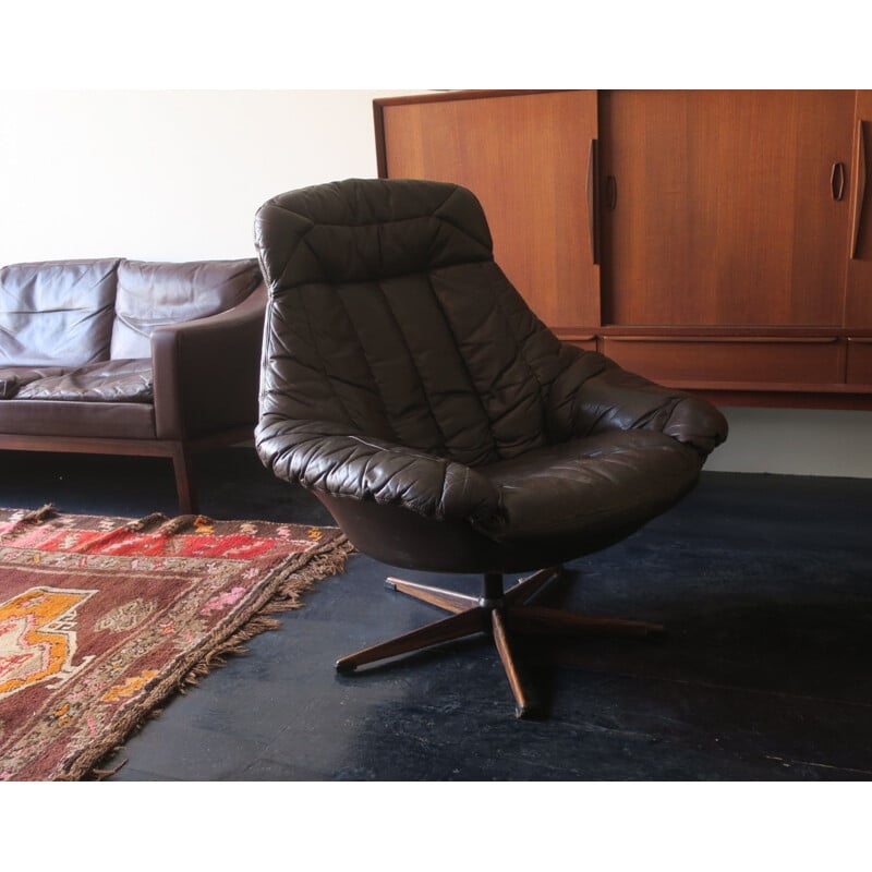 Vintage Lounge Chair in Dark Brown Leather and Rosewood by H W Klein for Bramin Swivel 1960s