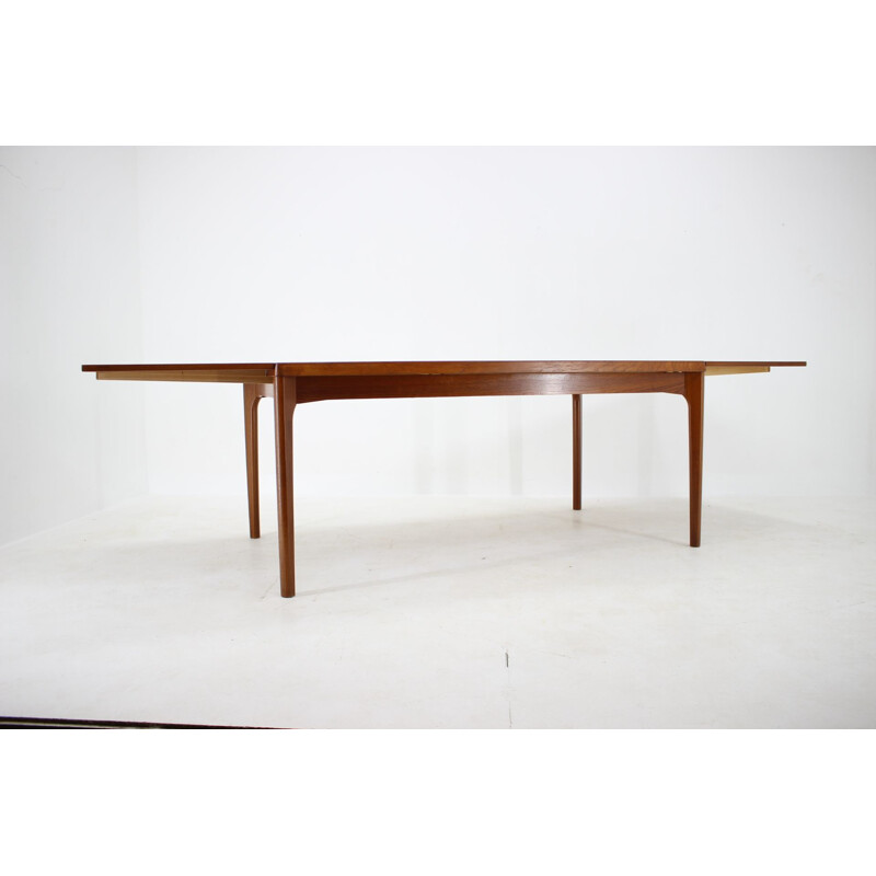 Grande table vintage extensible en teck de Henning Kjærnulf, Danemark 1960