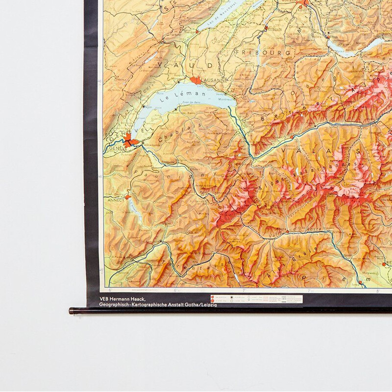 Mapa antiguo de Suiza por VEB Hermann Haack, Alemania 1970