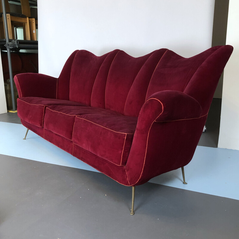 Vintage Guglielmo Ulrich red velvet sofa,  Italian 1950s