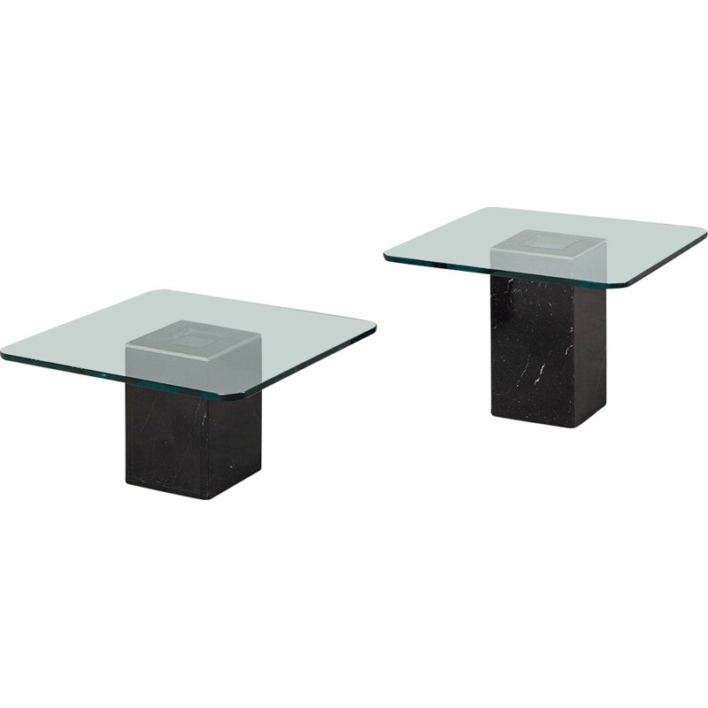 Pareja de mesas auxiliares cuadradas modernistas vintage con tapa de cristal, Italia 1970