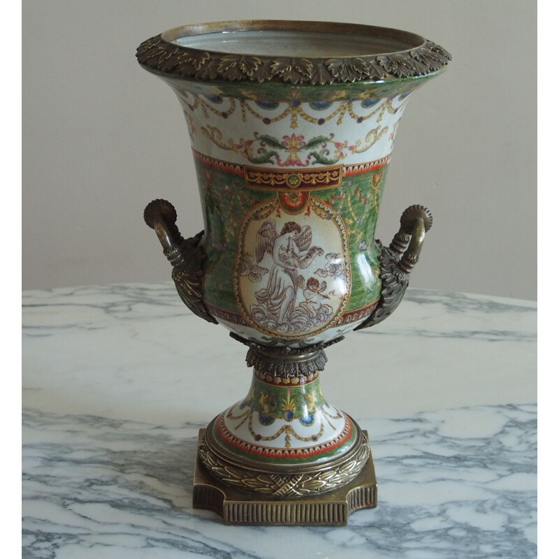 Vase vintage médicis avec bouquet décoratif