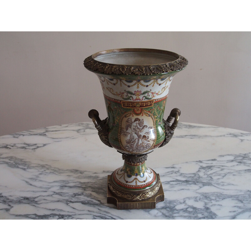 Vase vintage médicis avec bouquet décoratif