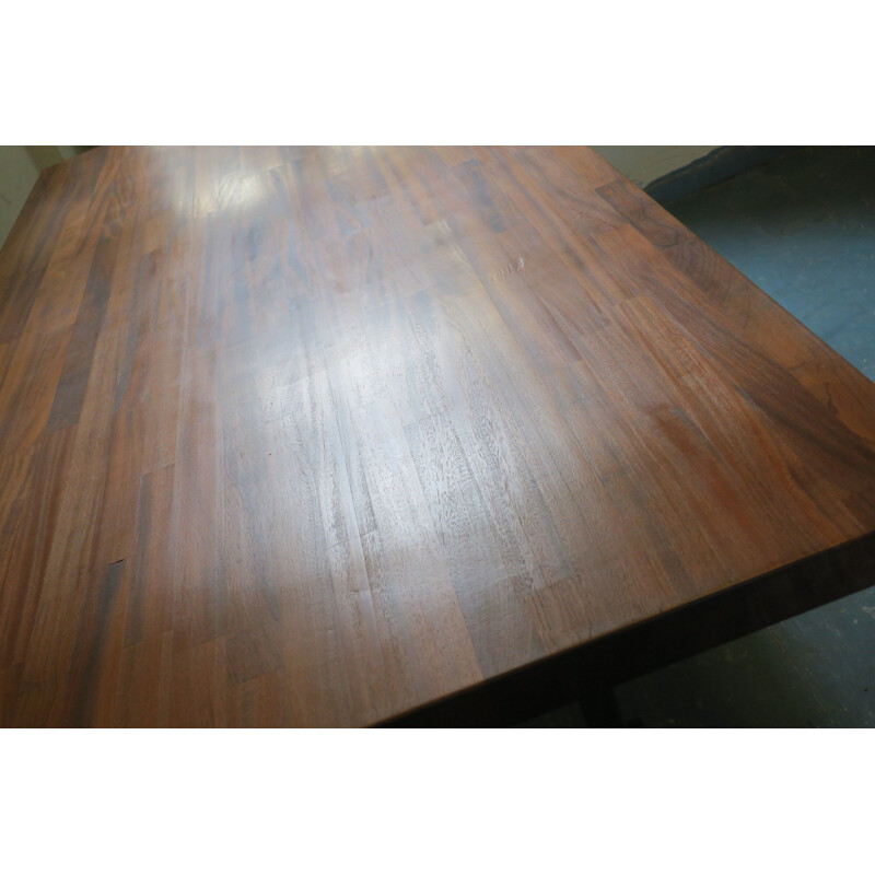 Grande table vintage en acajou avec base industrielle