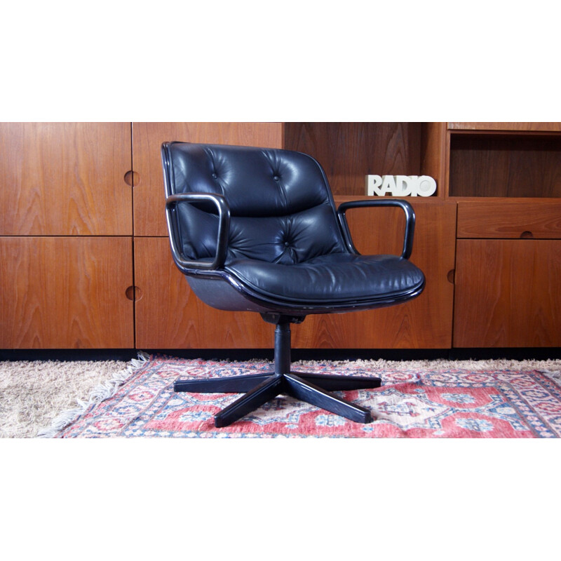 Chaise de bureau vintage en cuir noir par Charles Pollock pour Knoll International 1970