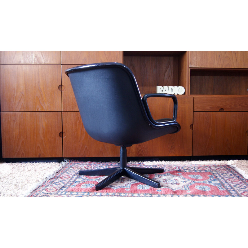 Chaise de bureau vintage en cuir noir par Charles Pollock pour Knoll International 1970